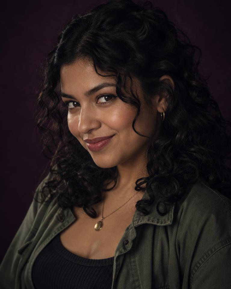Mayra, Mejor amiga de Cindy — personaje de la serie La Corona